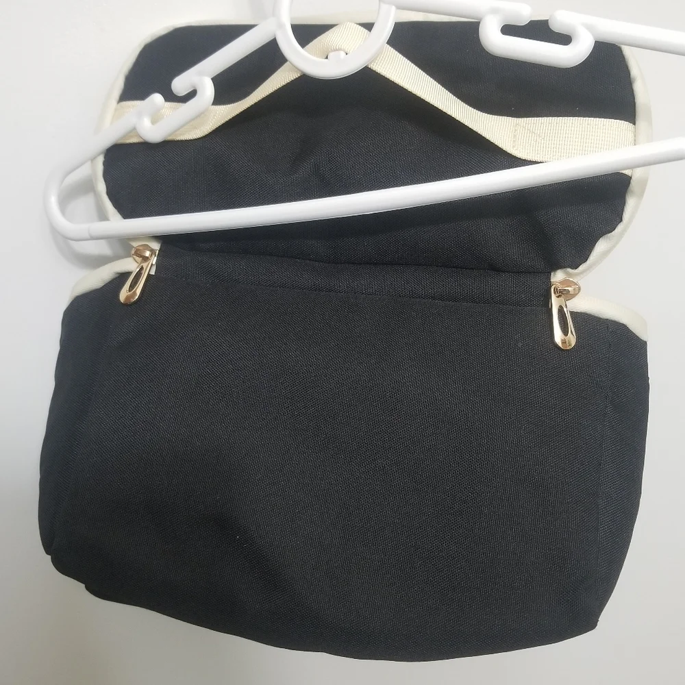 VGUC intricate laptop-friendly backpack w matching lunchbag - Picture 3 of 13